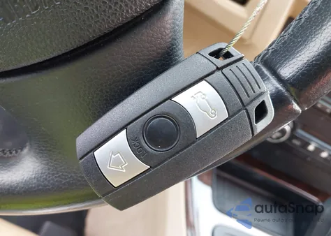 2011 BMW 328I z USA, uszkodzony, nr VIN WBAPH7C50BE682095